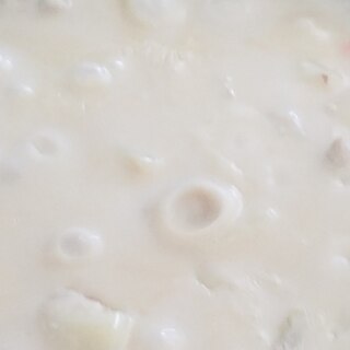 牛乳で作るクリームシチュー